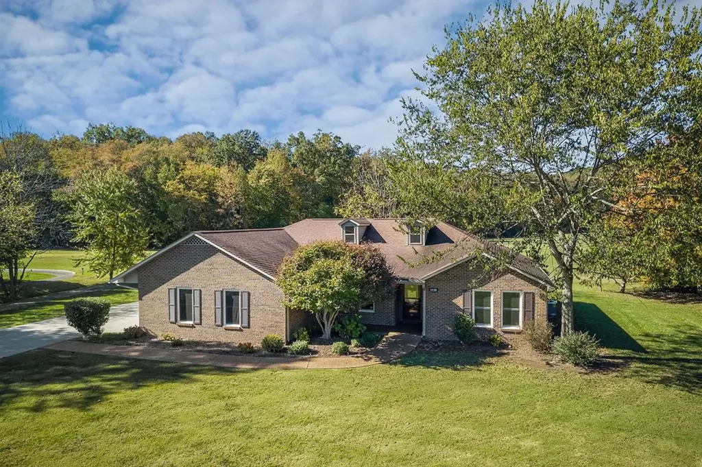 1128 N Plantation Drive Cookeville TN 38506