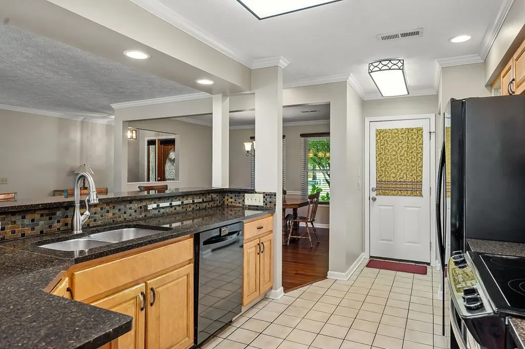 1128 N Plantation Drive Cookeville TN 38506