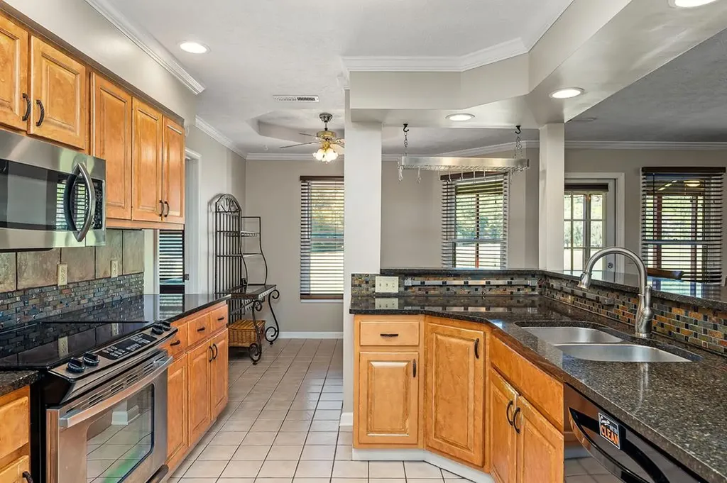 1128 N Plantation Drive Cookeville TN 38506