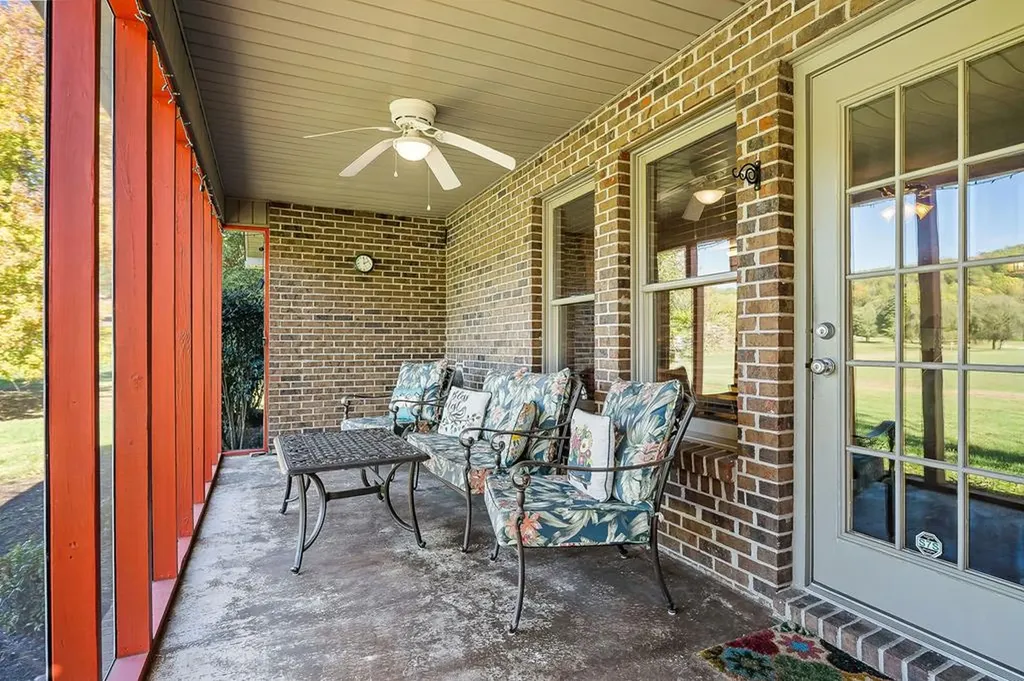 1128 N Plantation Drive Cookeville TN 38506