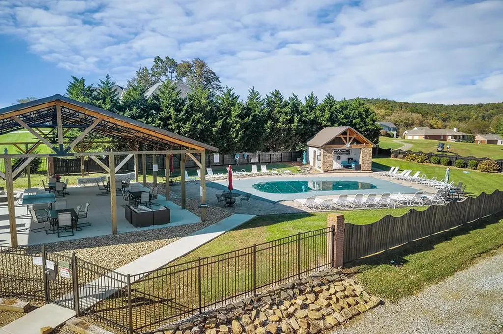 1128 N Plantation Drive Cookeville TN 38506