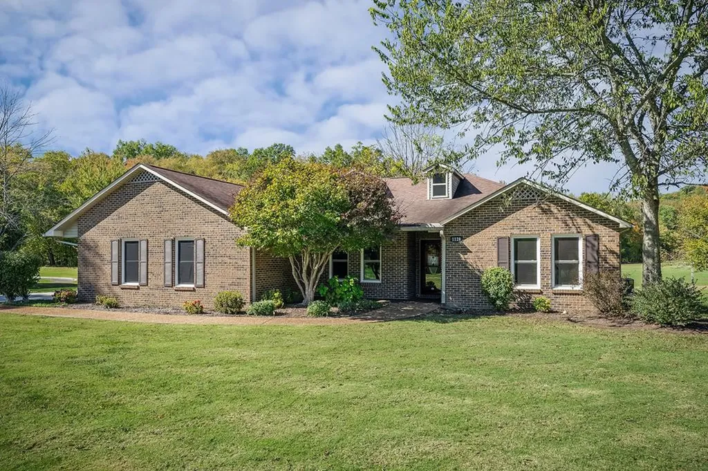 1128 N Plantation Drive Cookeville TN 38506