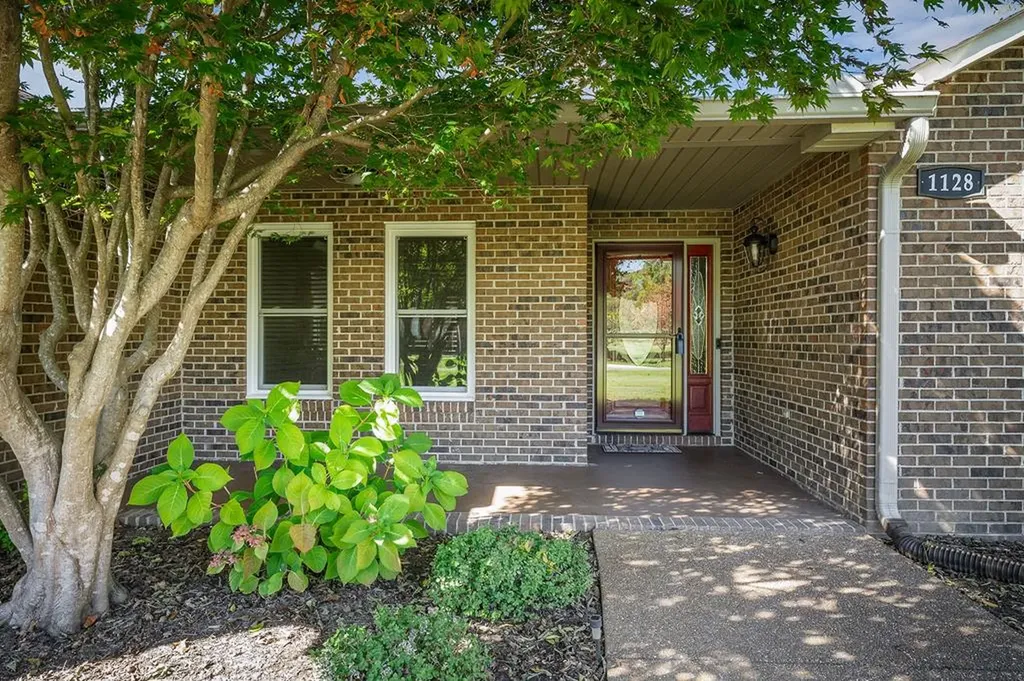 1128 N Plantation Drive Cookeville TN 38506