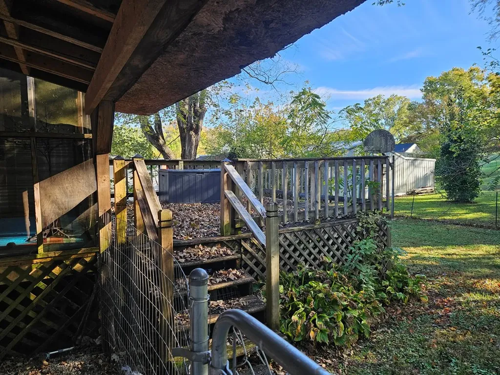 214 S South Young Street Sparta TN 38583