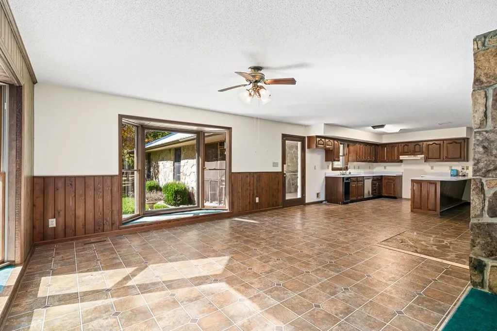 1101 Tom Davidson Road Crab Orchard TN 37723