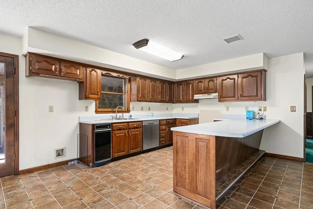 1101 Tom Davidson Road Crab Orchard TN 37723