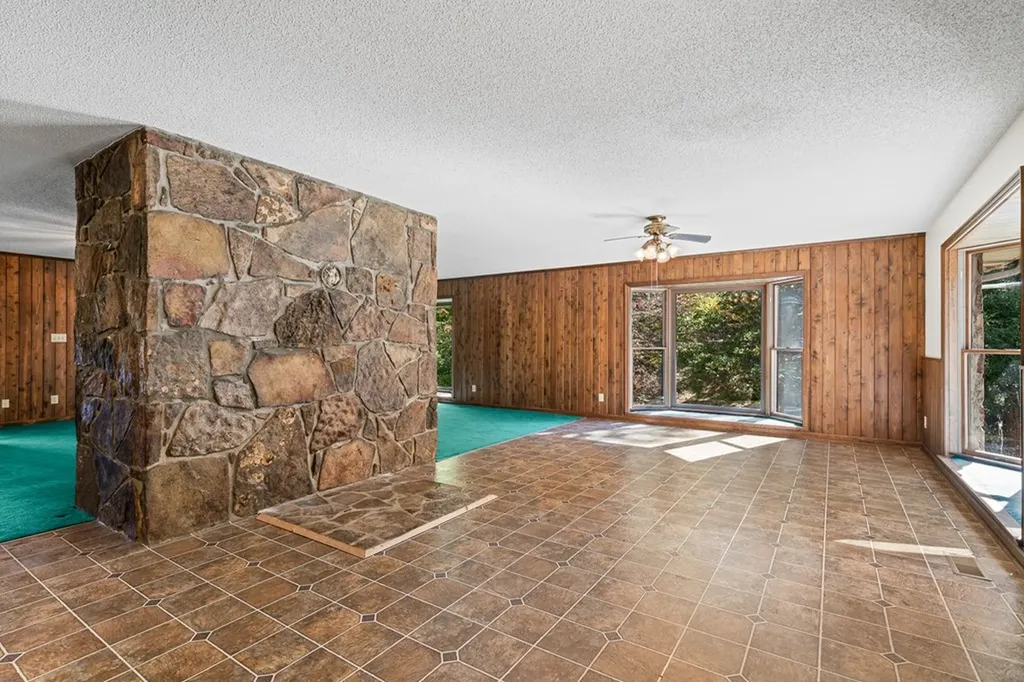 1101 Tom Davidson Road Crab Orchard TN 37723