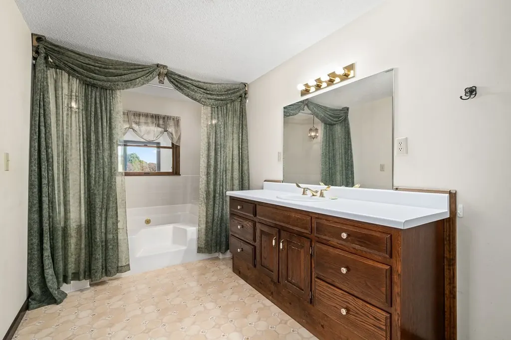 1101 Tom Davidson Road Crab Orchard TN 37723