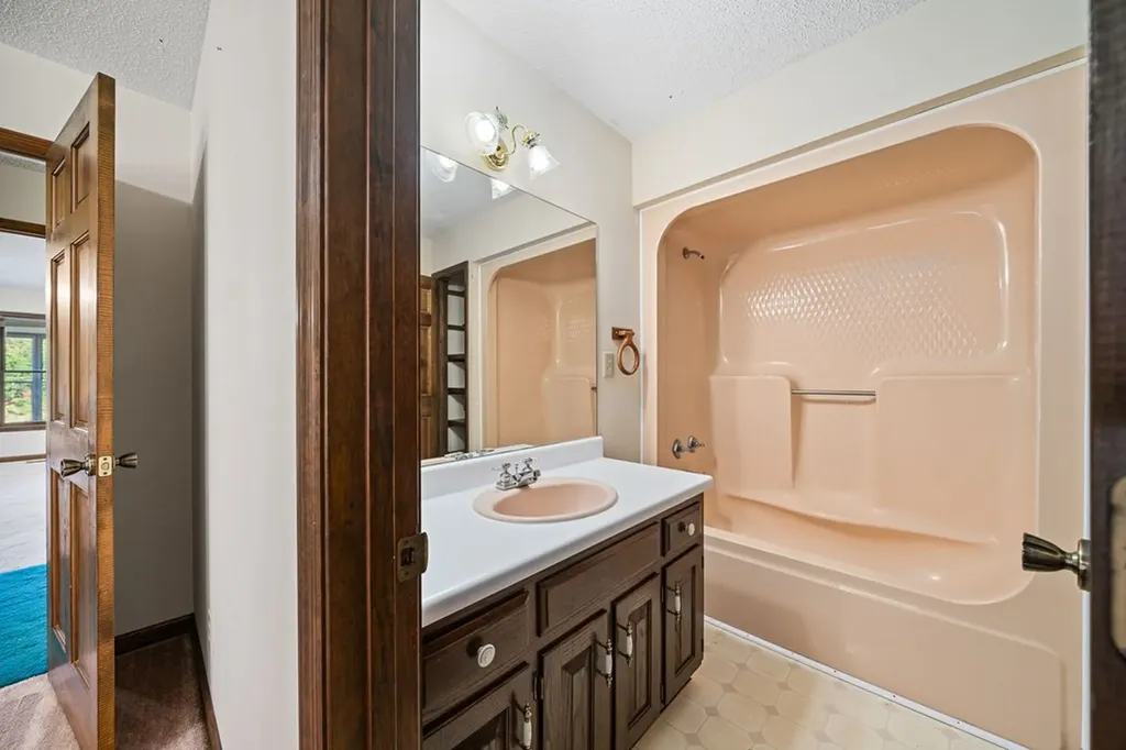 1101 Tom Davidson Road Crab Orchard TN 37723