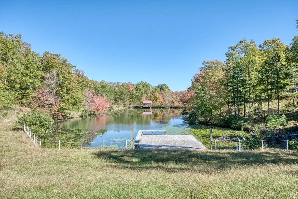 1101 Tom Davidson Road Crab Orchard TN 37723