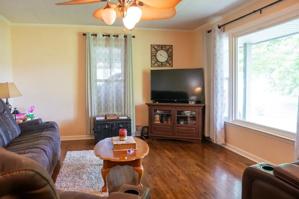 427 Allen Chapel Road Hilham TN 38568