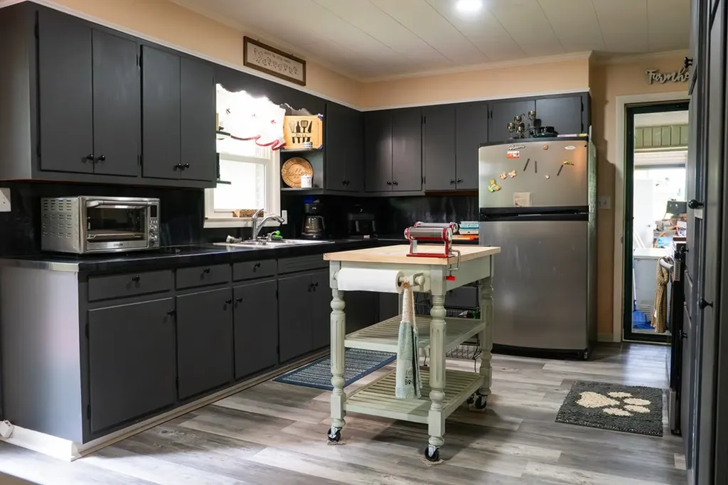 427 Allen Chapel Road Hilham TN 38568