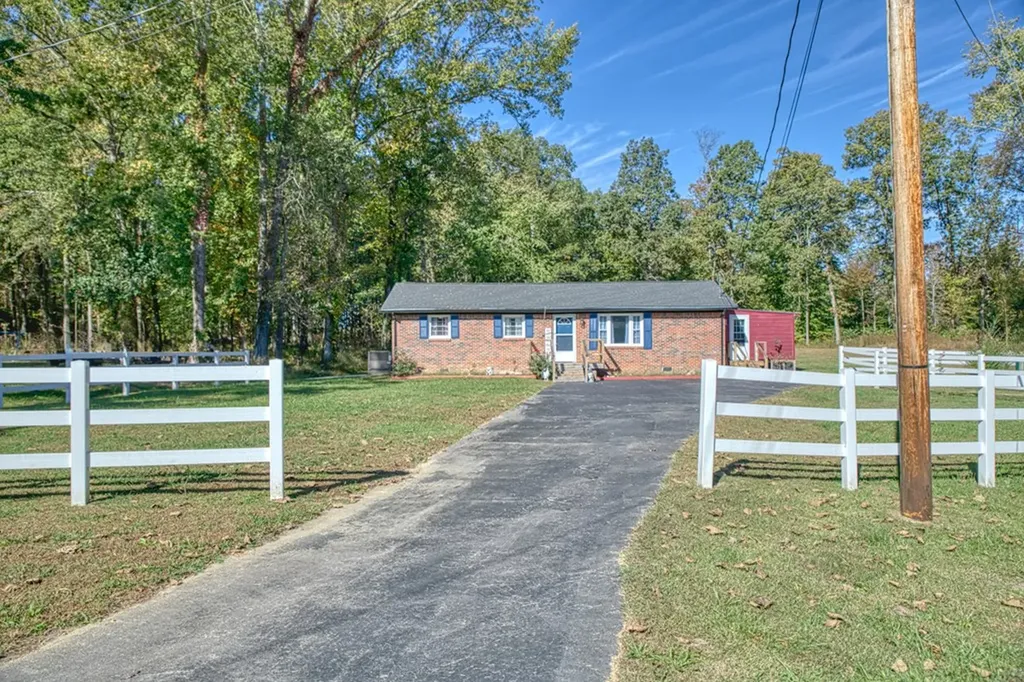 513 N Congress Boulevard Smithville TN 37166