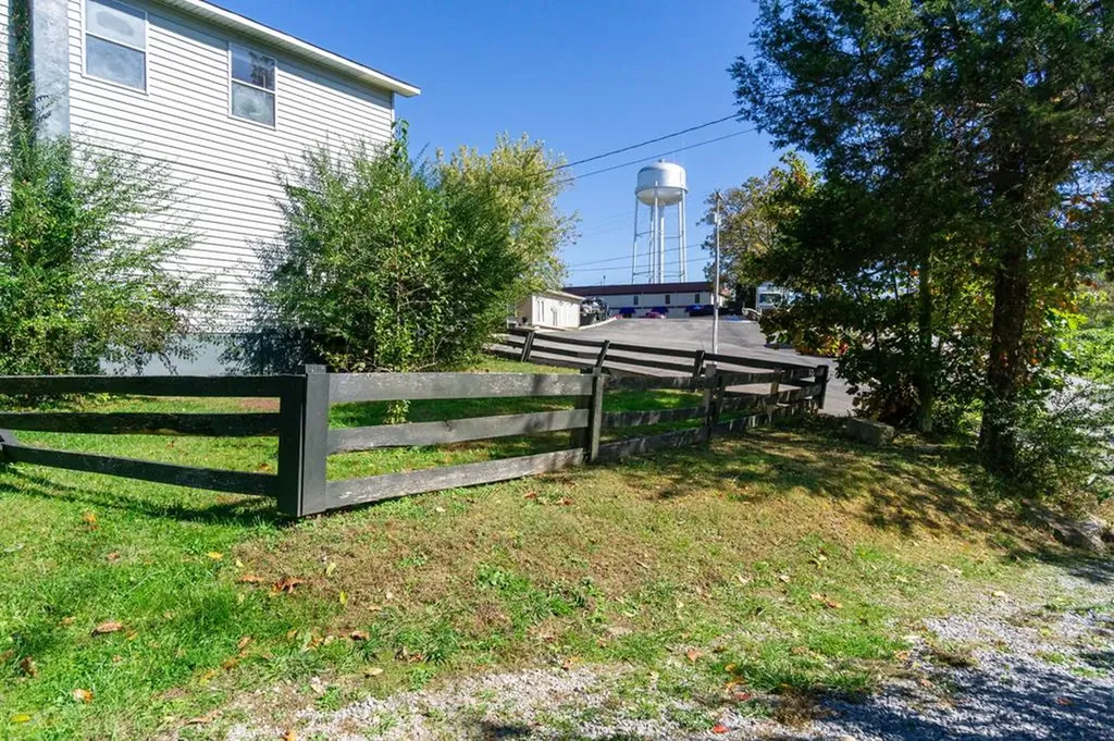 518 Flatt Spur Road Jamestown TN 38556