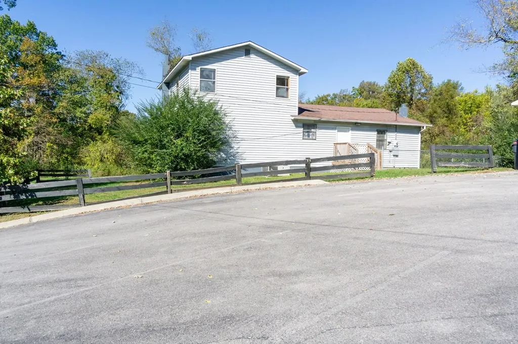 518 Flatt Spur Road Jamestown TN 38556