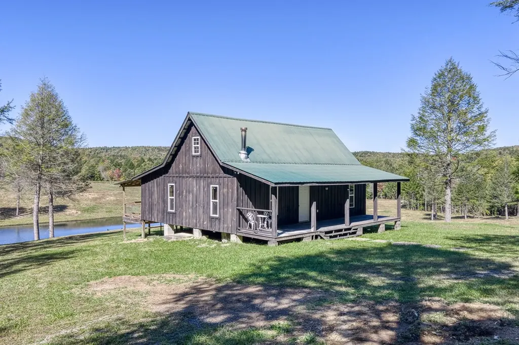 4832 Lovejoy Road Crawford TN 38554