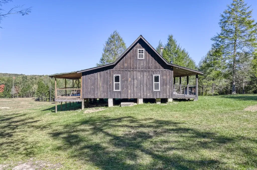 4832 Lovejoy Road Crawford TN 38554