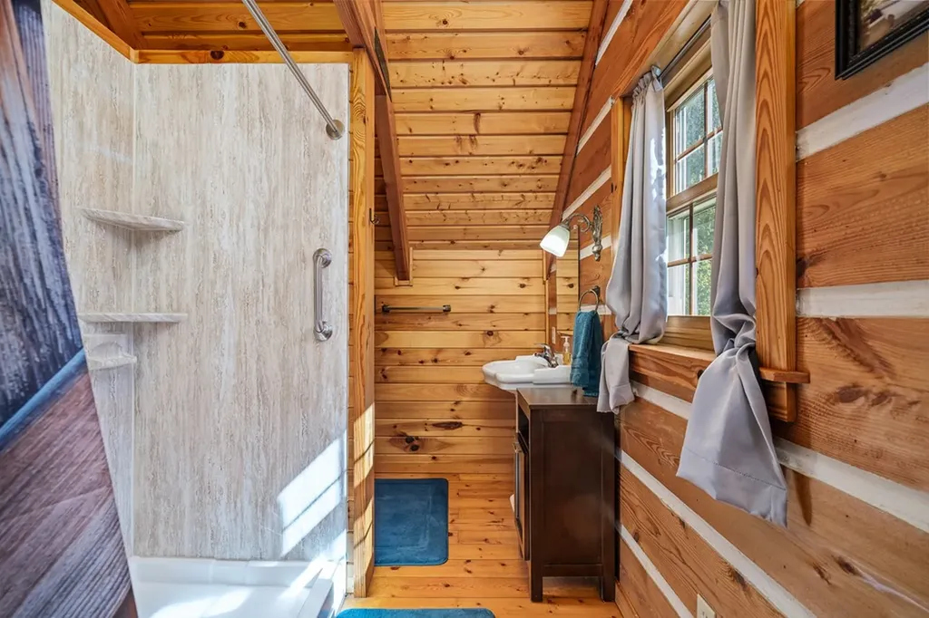 1292 Columbia Hill Monterey TN 38574