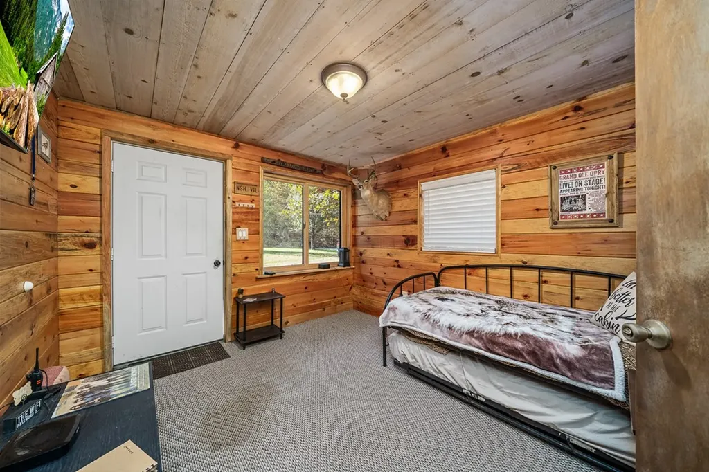 1292 Columbia Hill Monterey TN 38574