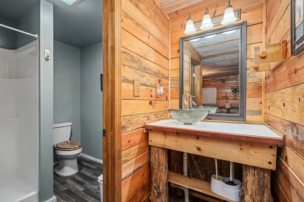 1292 Columbia Hill Monterey TN 38574