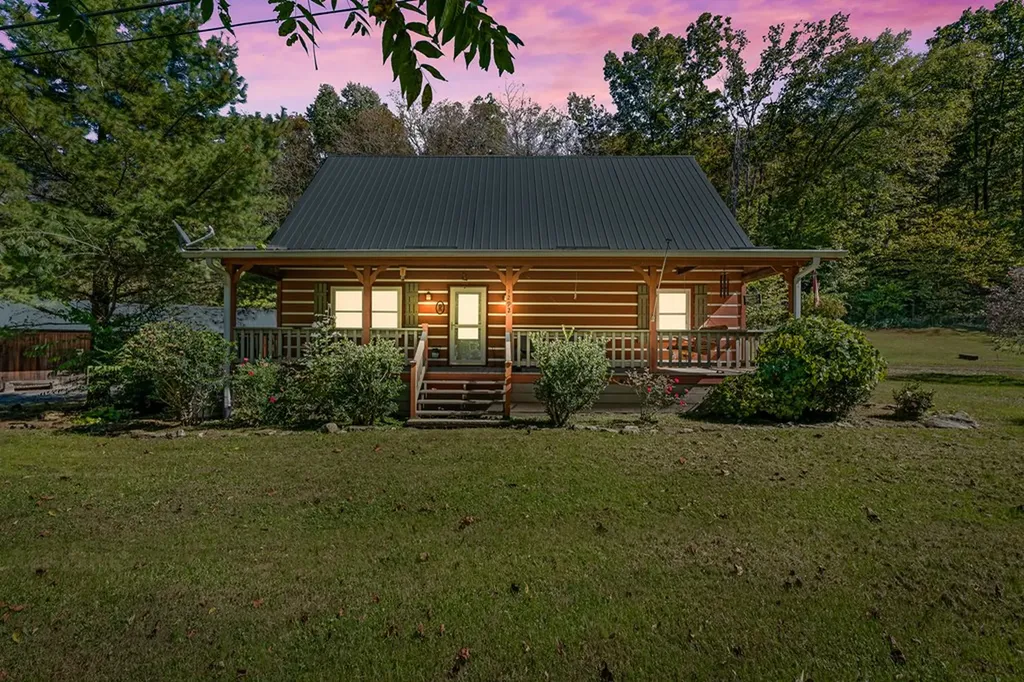 1292 Columbia Hill Monterey TN 38574