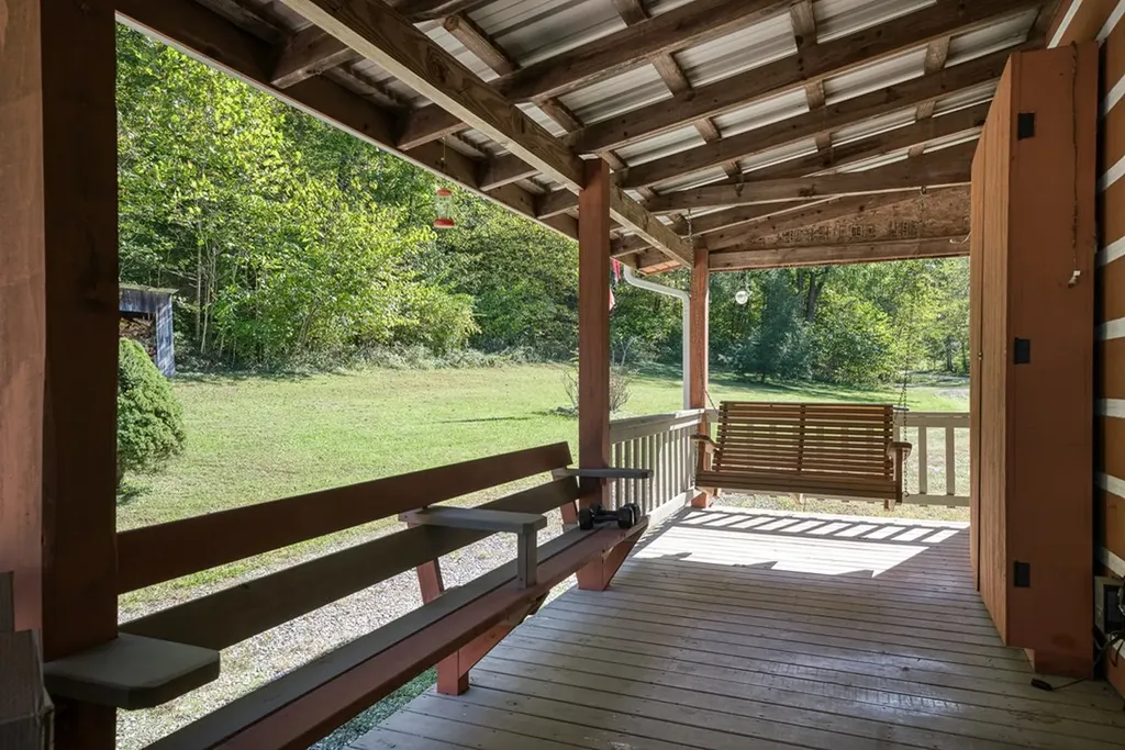 1292 Columbia Hill Monterey TN 38574