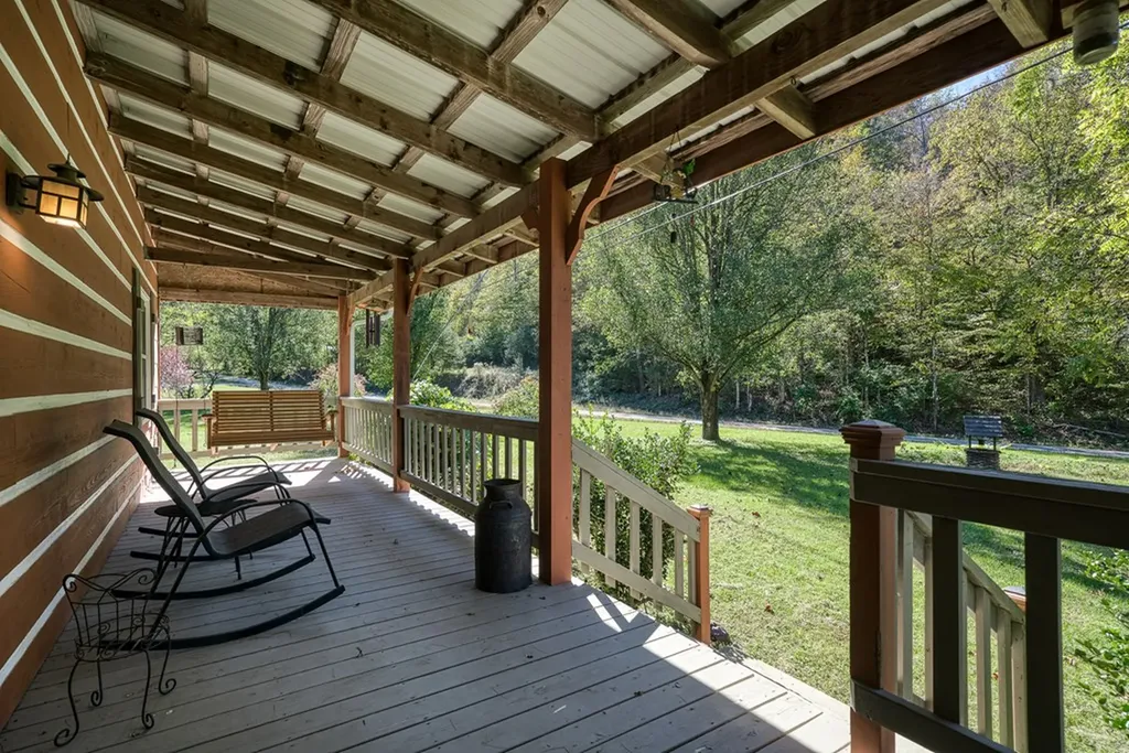 1292 Columbia Hill Monterey TN 38574