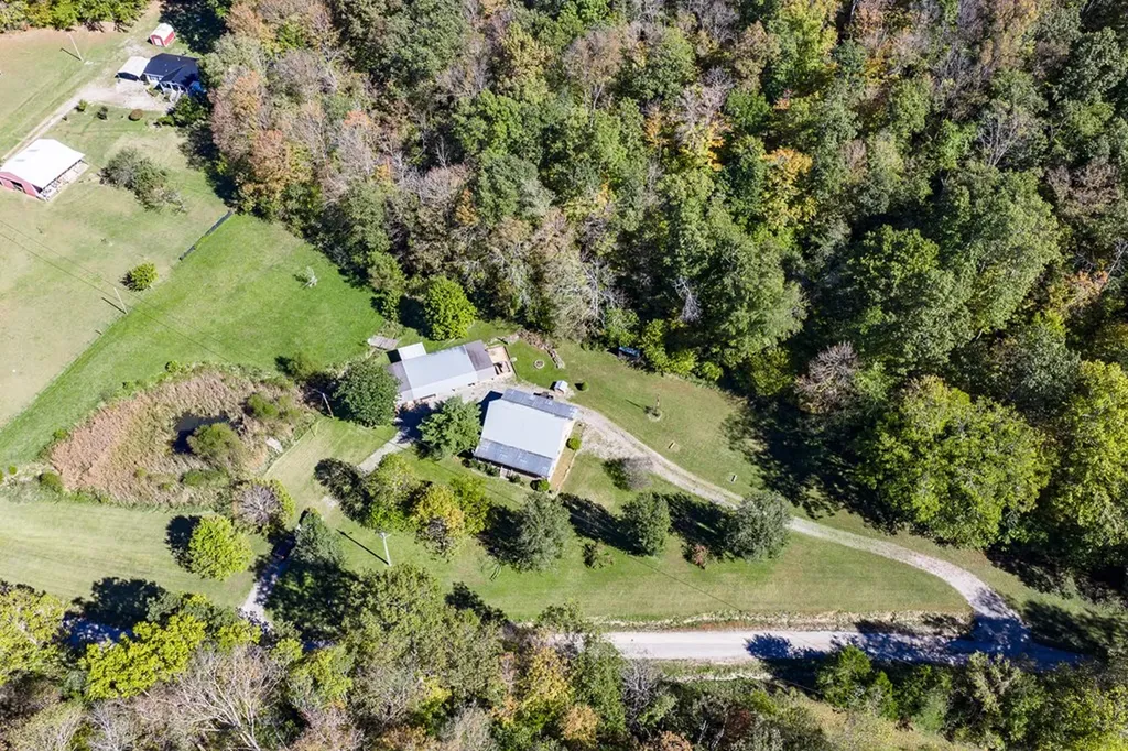 1292 Columbia Hill Monterey TN 38574