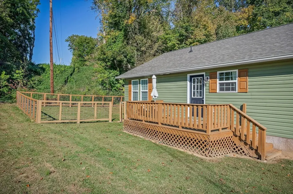 330 Flatt Street Sparta TN 38583