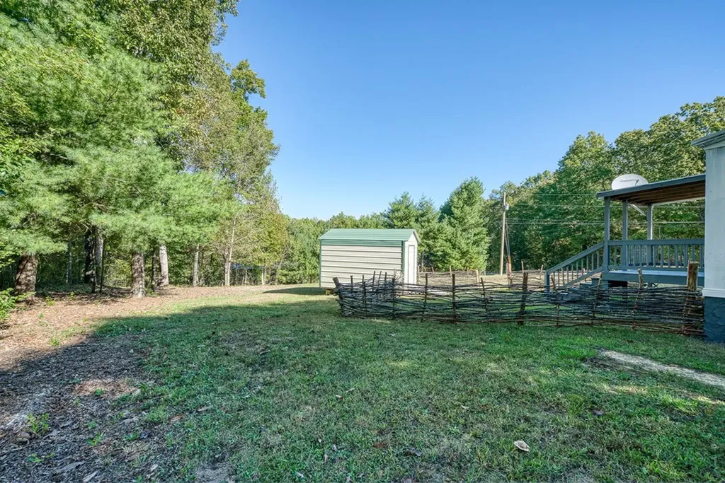 10 Black Bear Court Crossville TN 38571