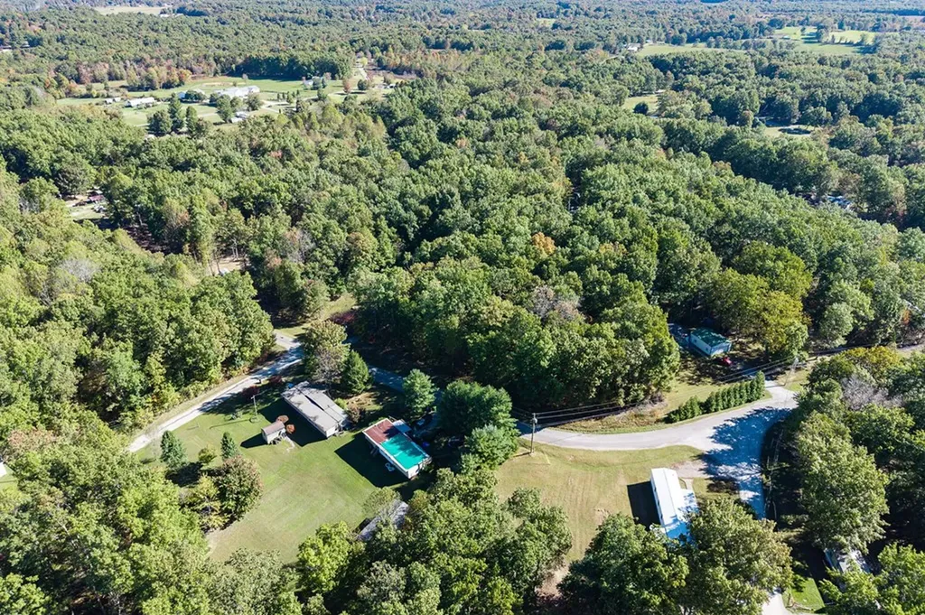 10 Black Bear Court Crossville TN 38571