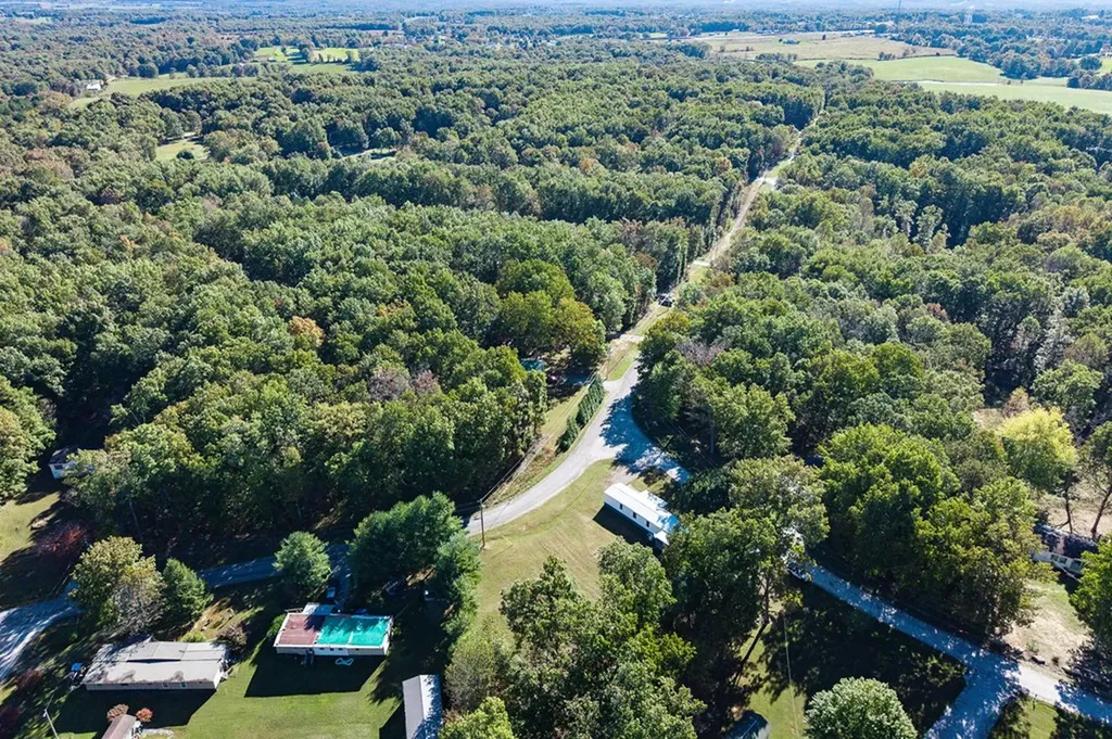 10 Black Bear Court Crossville TN 38571