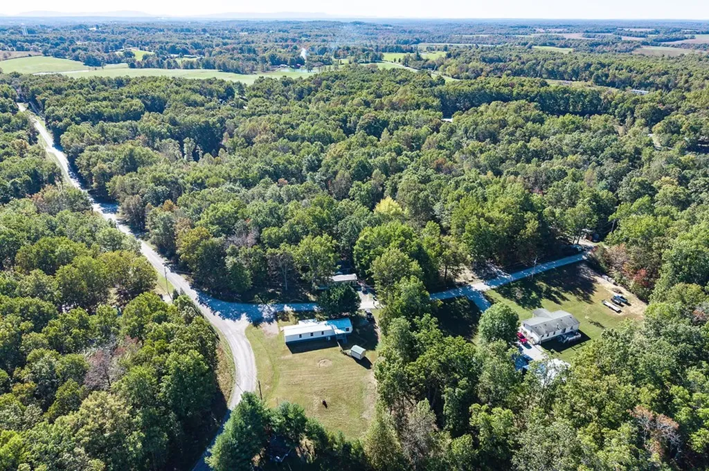 10 Black Bear Court Crossville TN 38571