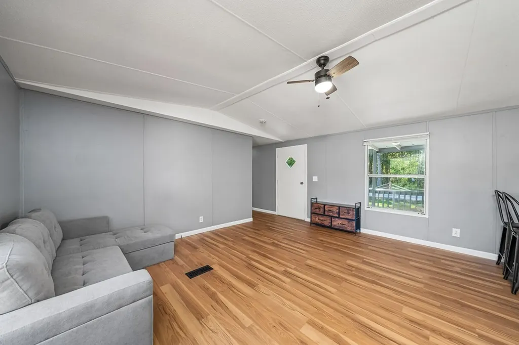 10 Black Bear Court Crossville TN 38571