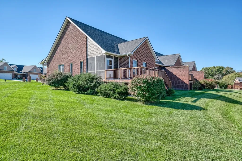 38 Saddle Brook Lane Crossville TN 38571