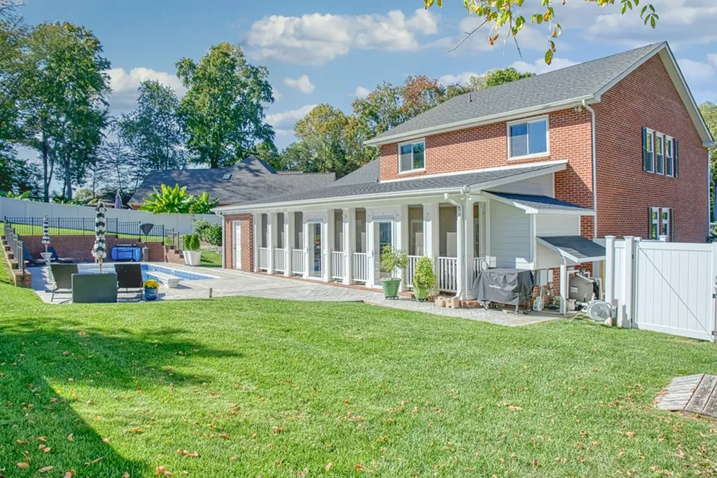 482 E Hampton Court Cookeville TN 38501