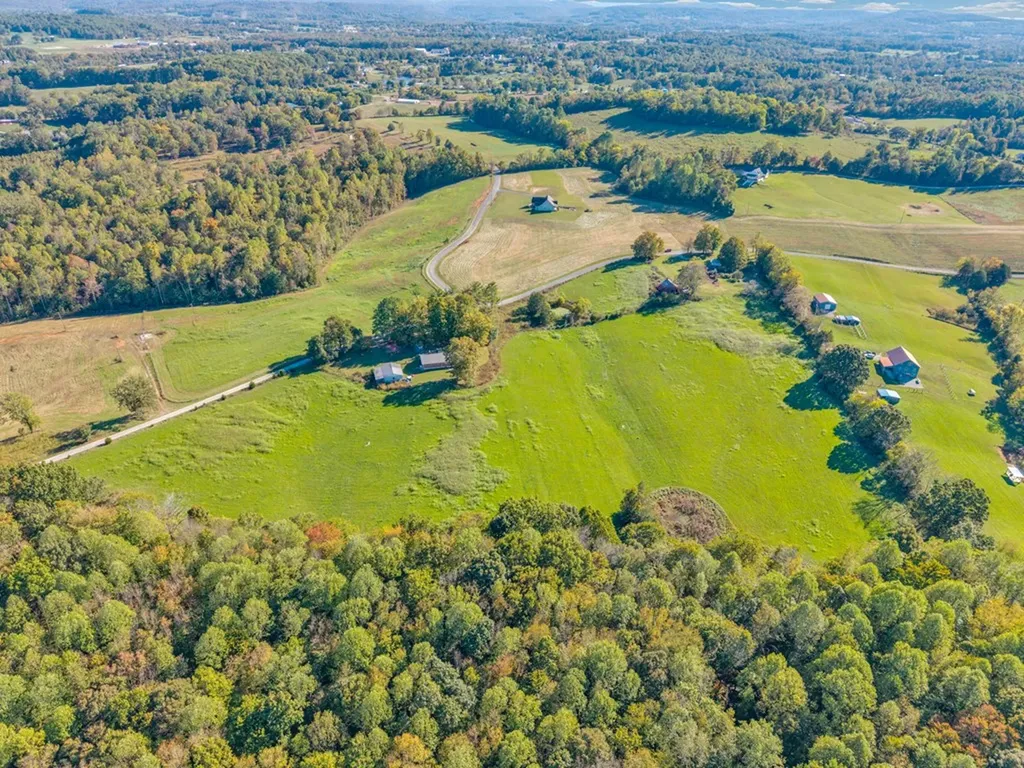 165 Eckles Cemetery Road Cookeville TN 38506