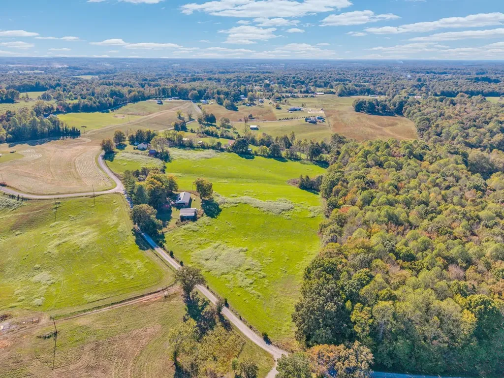 165 Eckles Cemetery Road Cookeville TN 38506