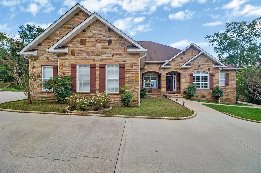 221 Wind Song Trail Crossville TN 38555