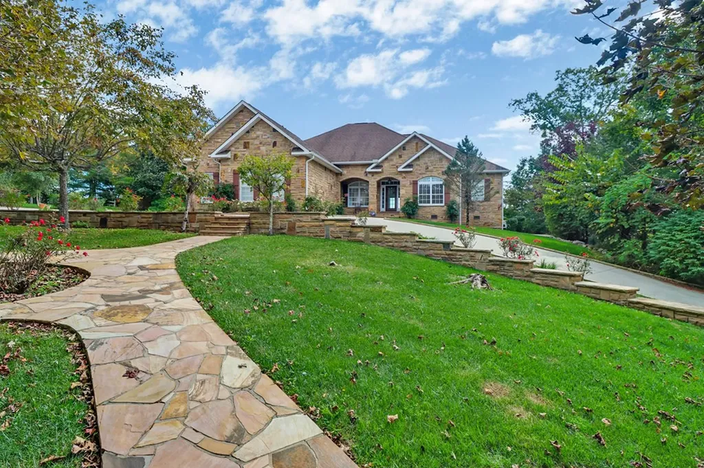 221 Wind Song Trail Crossville TN 38555