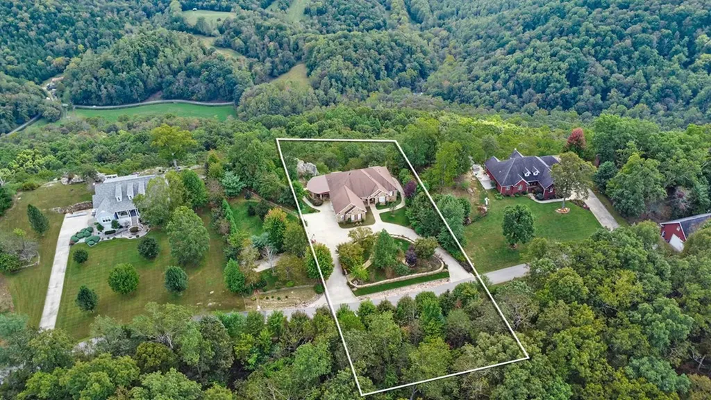 221 Wind Song Trail Crossville TN 38555