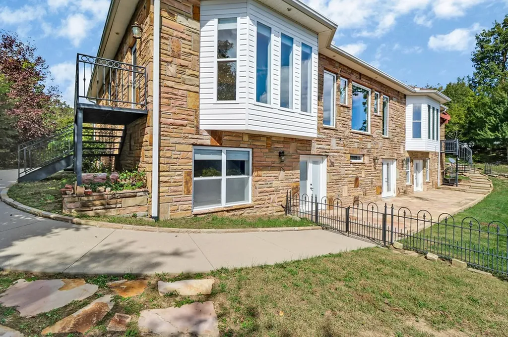 221 Wind Song Trail Crossville TN 38555