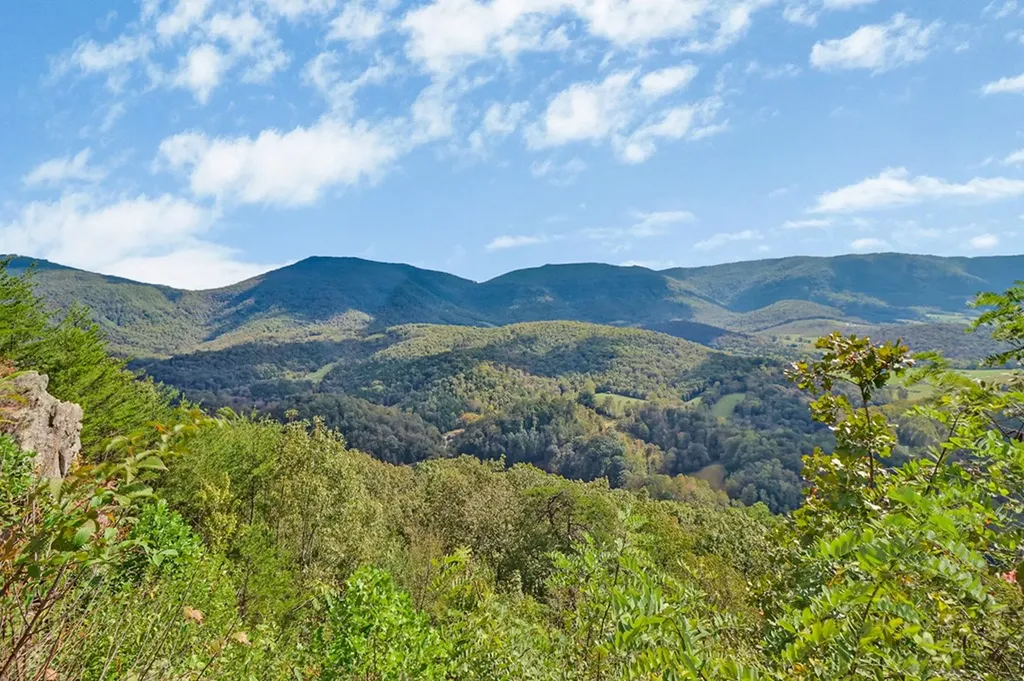 221 Wind Song Trail Crossville TN 38555