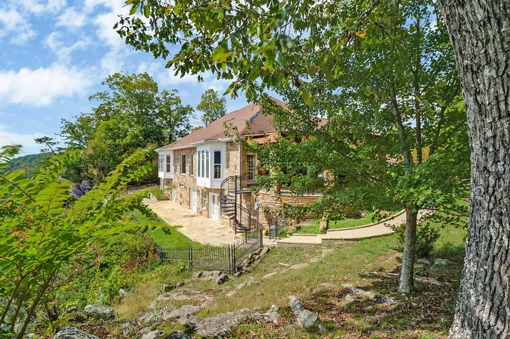 221 Wind Song Trail Crossville TN 38555