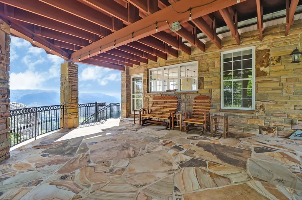 221 Wind Song Trail Crossville TN 38555