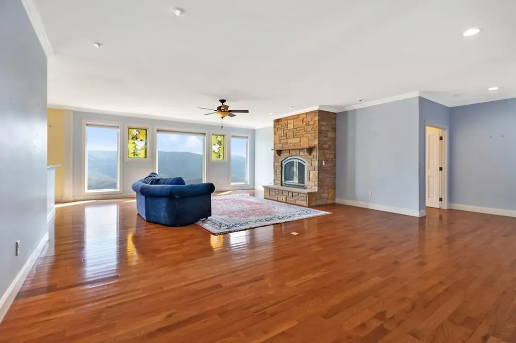 221 Wind Song Trail Crossville TN 38555