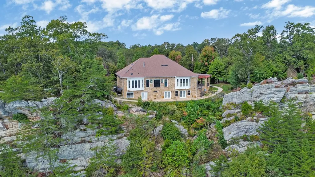 221 Wind Song Trail Crossville TN 38555