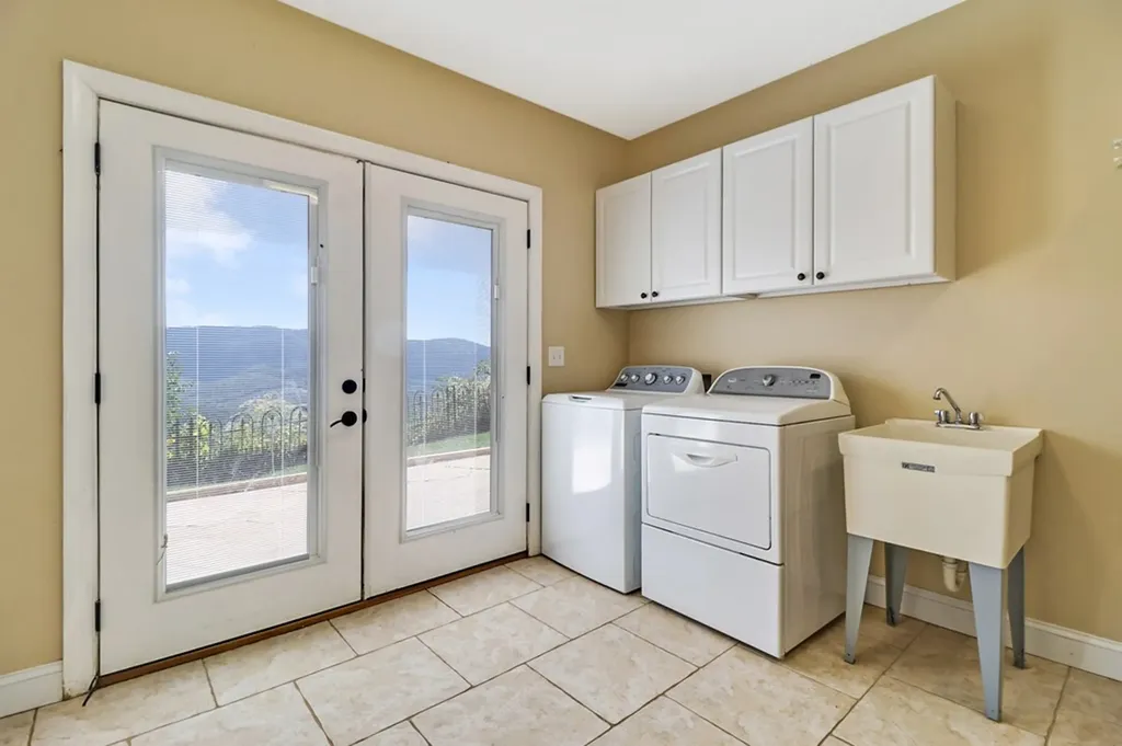 221 Wind Song Trail Crossville TN 38555