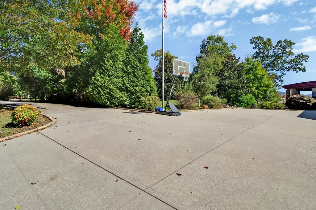 221 Wind Song Trail Crossville TN 38555