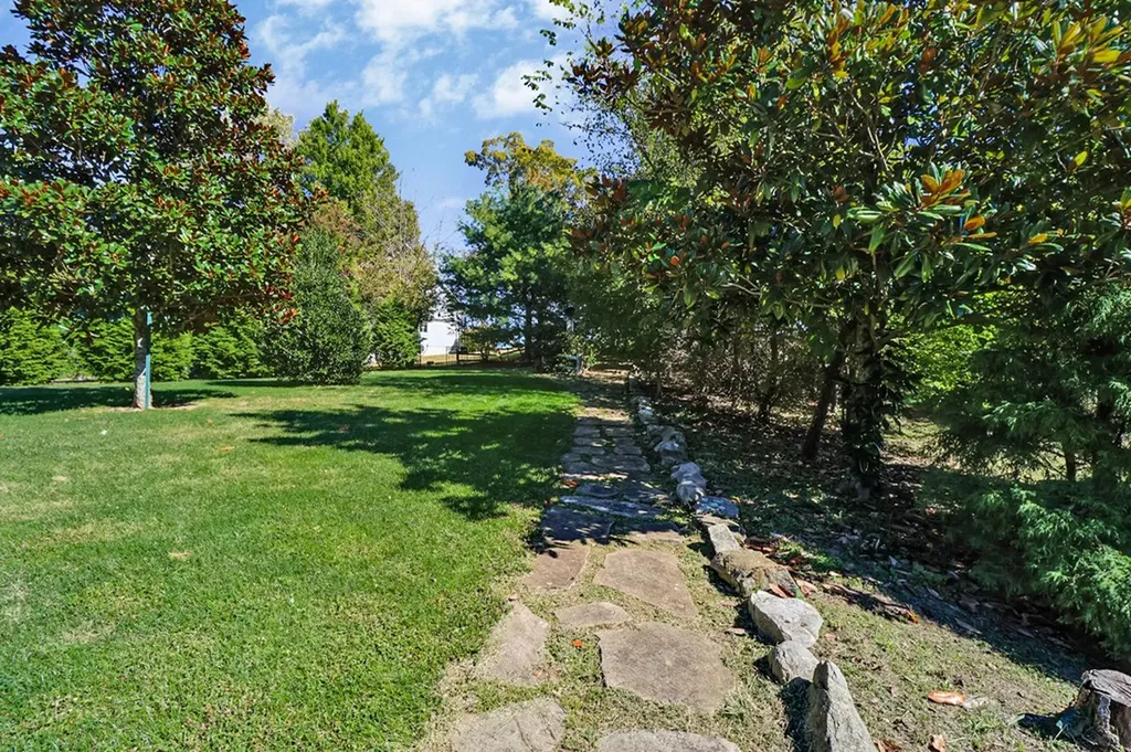 221 Wind Song Trail Crossville TN 38555